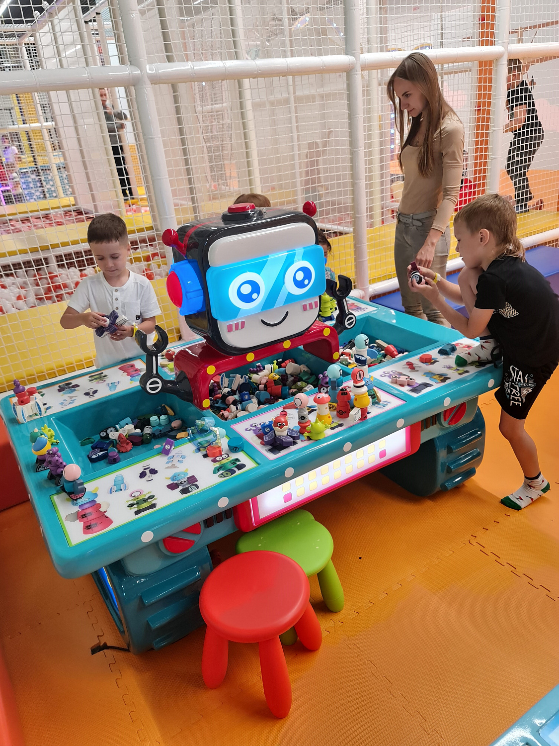 Детский игровой стол робот Bravebot