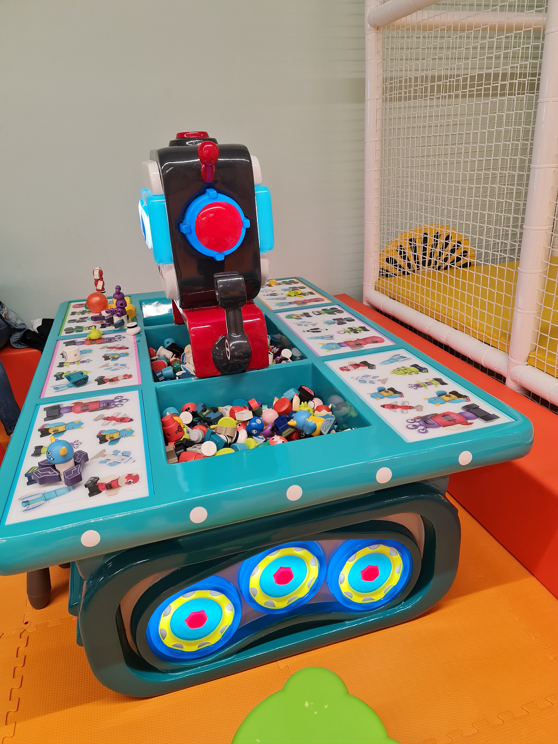 Детский игровой стол робот Bravebot