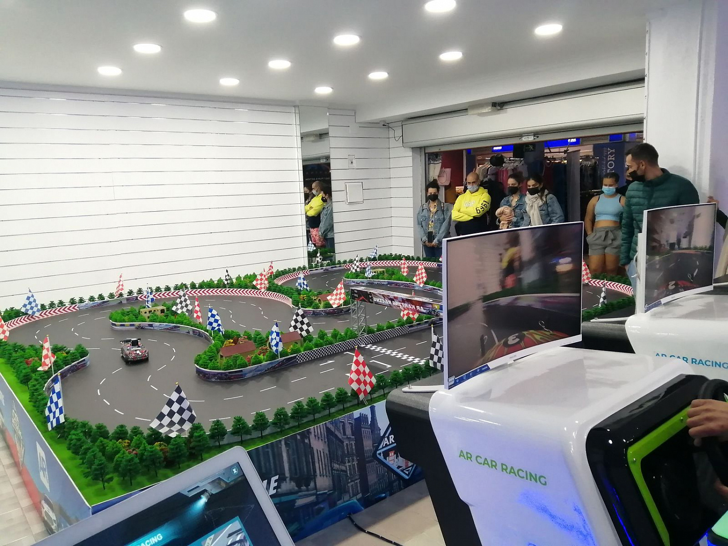 Гонки на AR-автомобилях AR CAR RACING